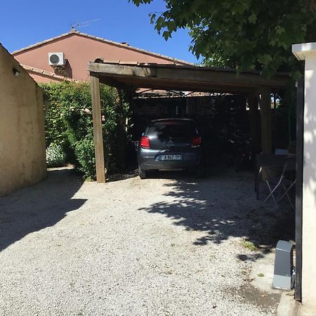Une Chambre En Ville L'Isle-sur-la-Sorgue Exterior photo
